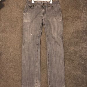 DISTRESSED GUESS JEANS